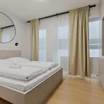 شقة Lam Cream Old Town Balcony & Ac براتسيلافا