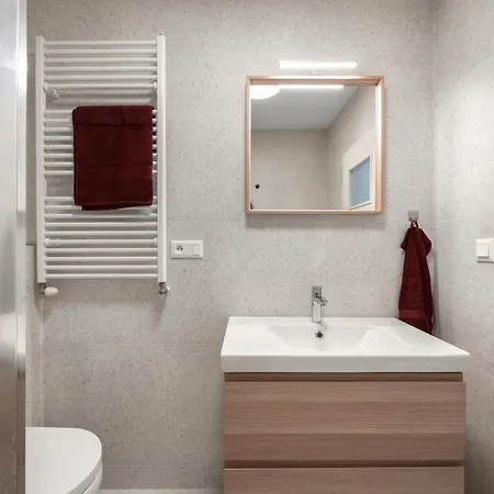 Lam Cream Old Town Balcony & Ac * Bratislava