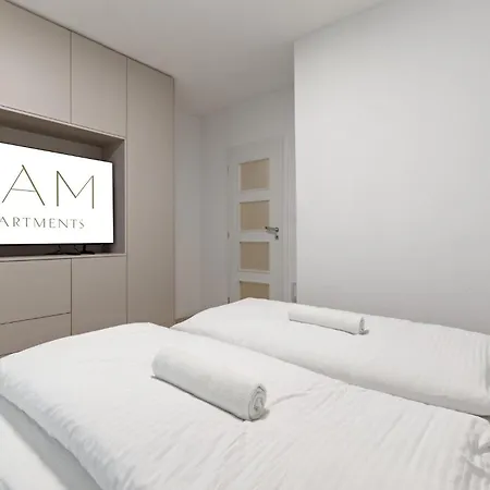 Διαμέρισμα Lam Cream Old Town Balcony & Ac Μπρατισλάβα