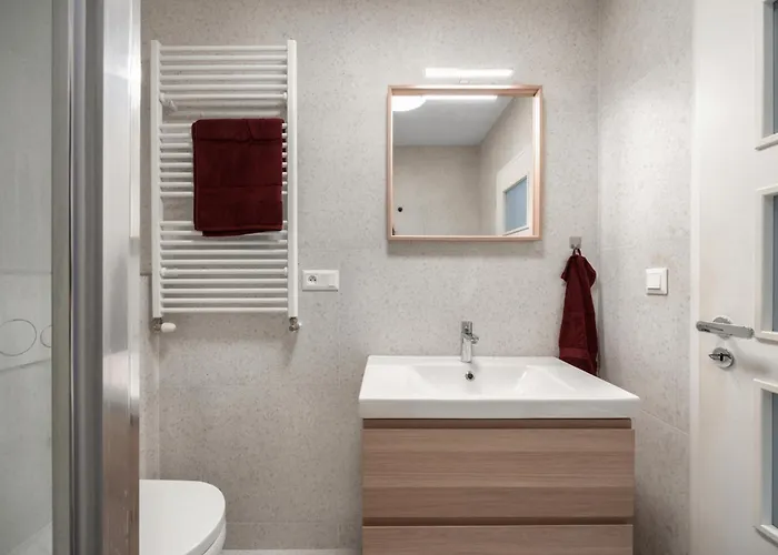 Lam Cream Old Town Balcony & Ac * Bratislava